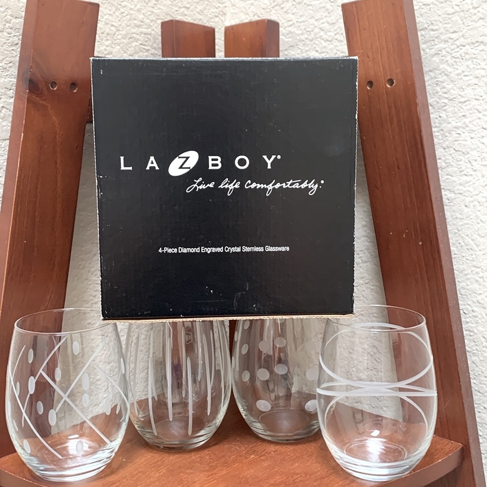 🔹NEW.. LazBoy 4-Piece Crystal Stemless Glass Set with Unique Diamond Engraving…